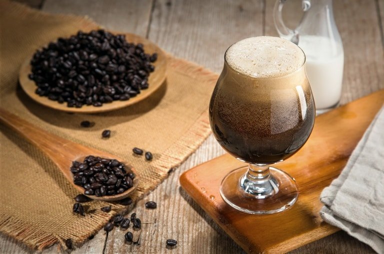 Нитро кофе: лучше ли холодный напиток традиционного?