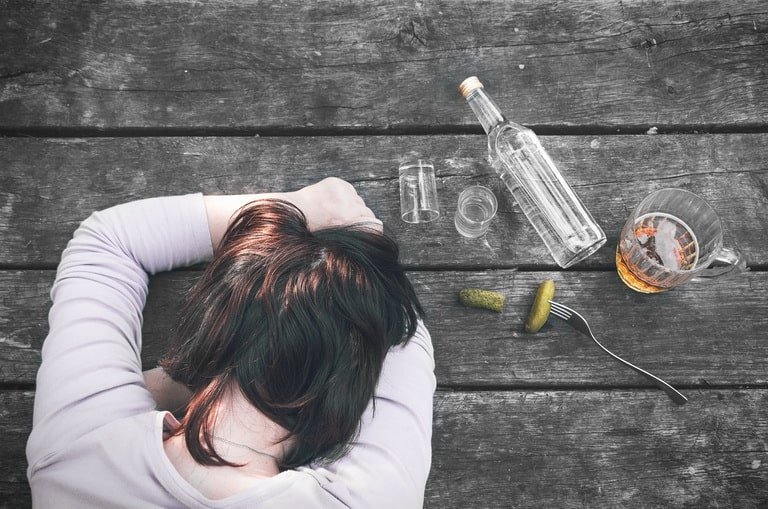 Опохмеление: Может ли алкоголь лечить похмелье?