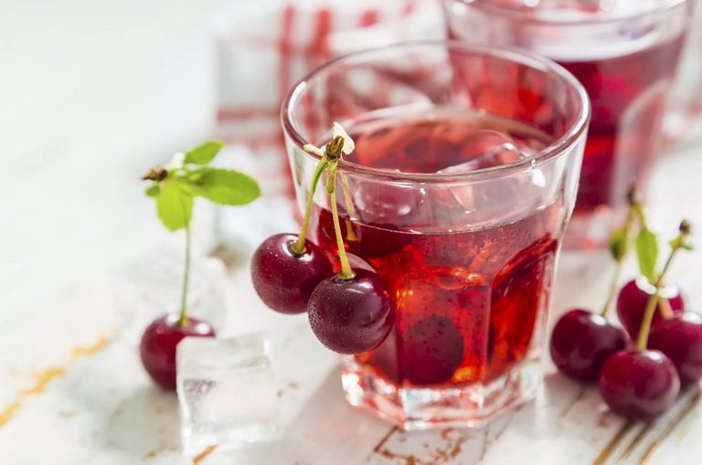 Чем полезен вишневый сок? Польза и вред