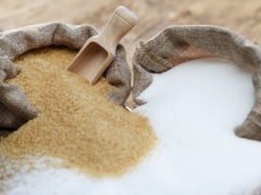 Чем коричневый сахар отличается от белого?