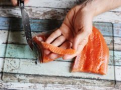 Едят ли лосось сырым или это вредно для здоровья?