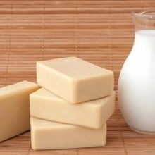 6 Удивительных полезных свойств мыла из козьего молока
