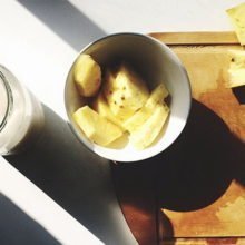 Можно ли смешивать ананас с молоком?