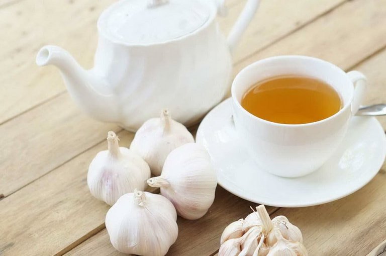 Чесночный чай: польза и вред для здоровья, как приготовить