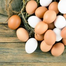 Чем отличаются коричневые яйца от белых?